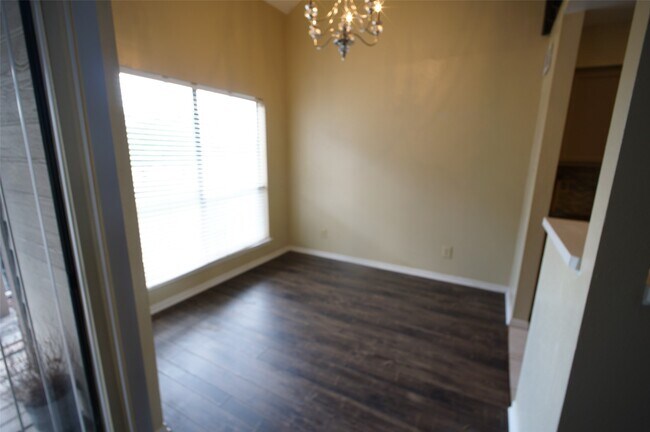 Building Photo - 8263 Sands Point Dr