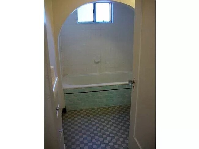 Building Photo - 204CO