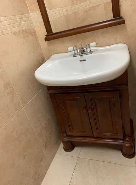 First Floor Half Bathroom - 10901 N Kendall Dr