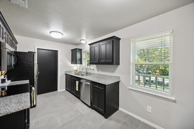 Building Photo - 501 Rogers Way