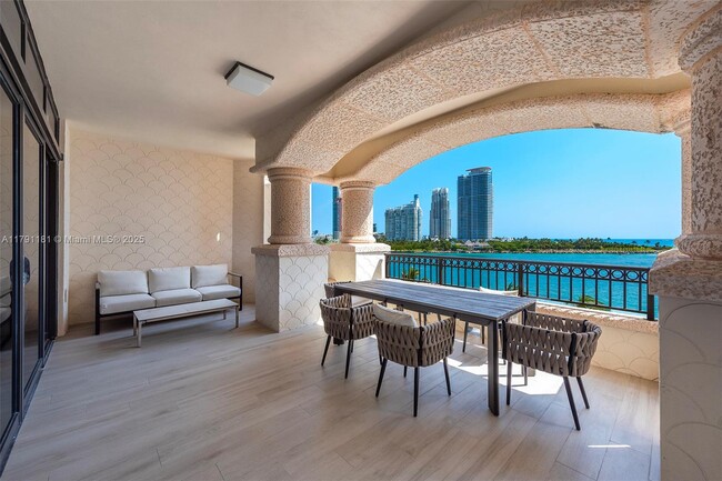 Building Photo - 7055 Fisher Island Dr