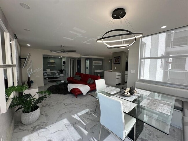 Building Photo - 3015 N Ocean Blvd