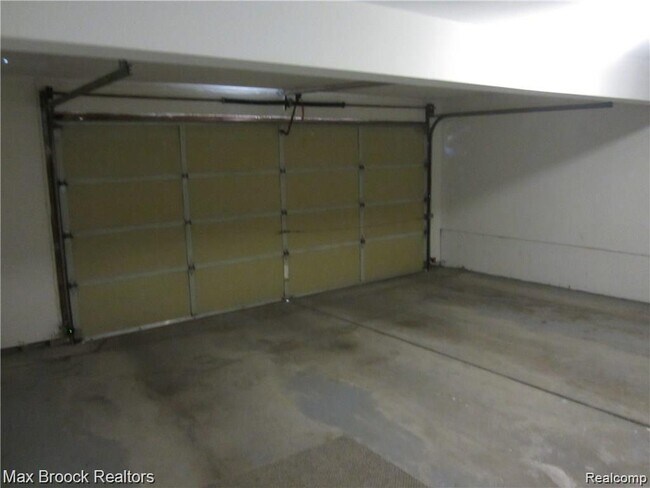 Building Photo - 4250 Breckenridge Dr