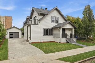 Building Photo - 437 NE Fargo St