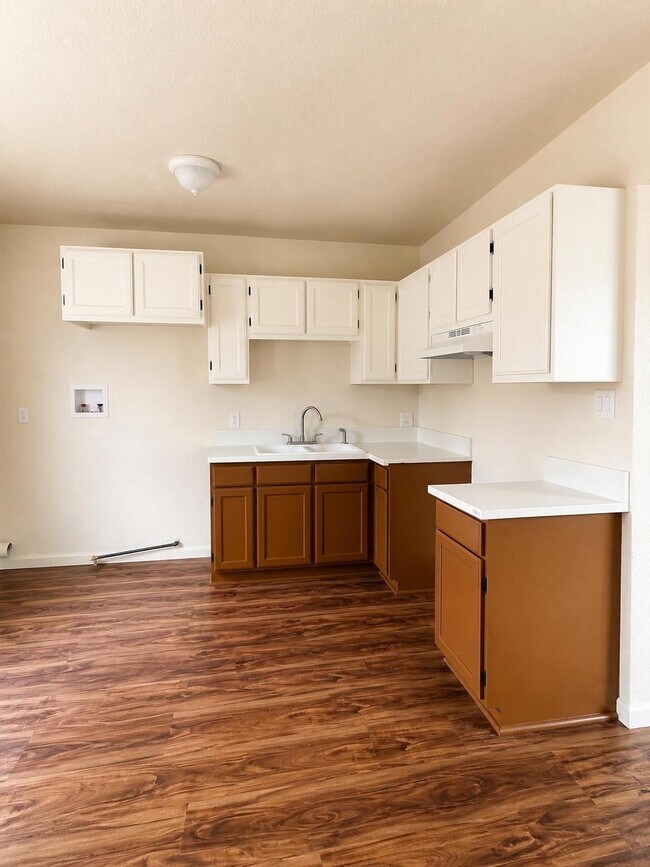 Building Photo - 321 W 83rd St