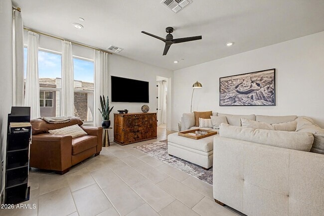 Building Photo - 2121 W Sonoran Desert Dr