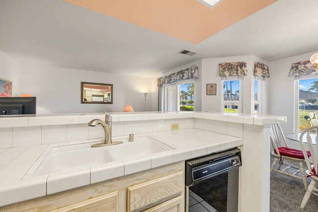 Building Photo - 78121 Crimson Ct