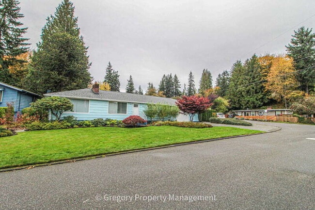 Building Photo - 1202 44th St SE