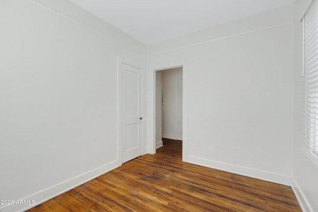 Building Photo - 1112 E Portland St