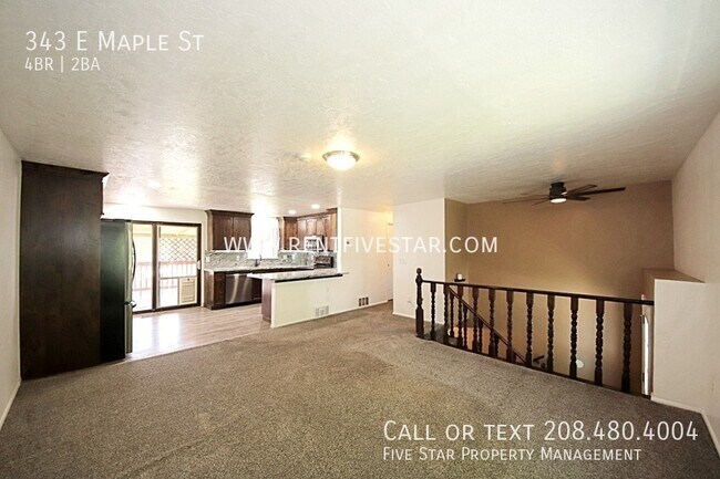 Building Photo - 343 E Maple St