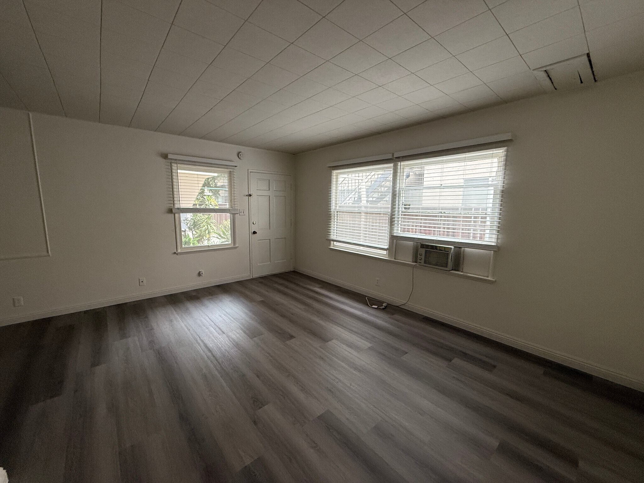 Building Photo - 3646 Vinton Ave