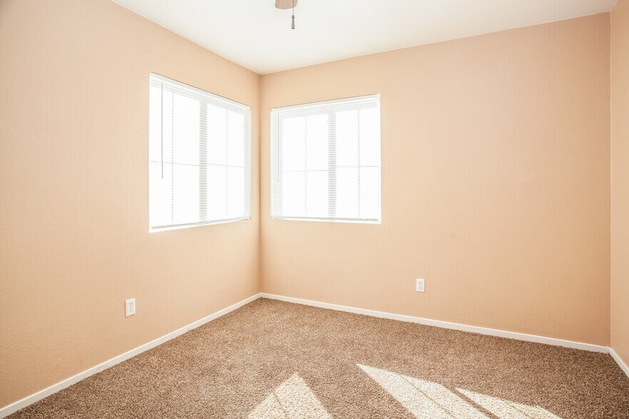 Building Photo - 7260 Golden Star Ave