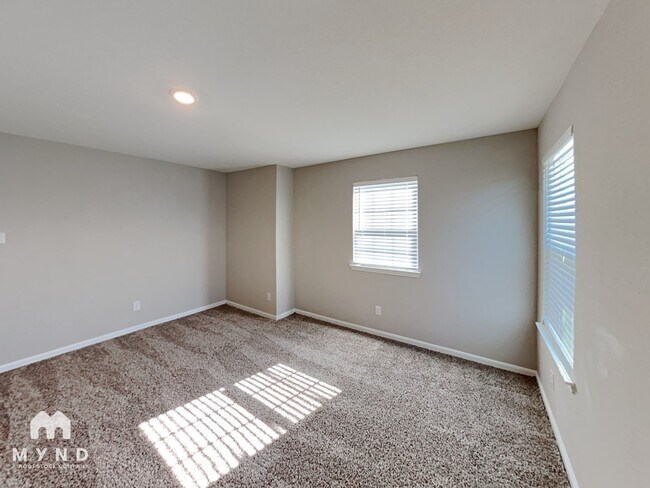Building Photo - 9107 Crestway Rd