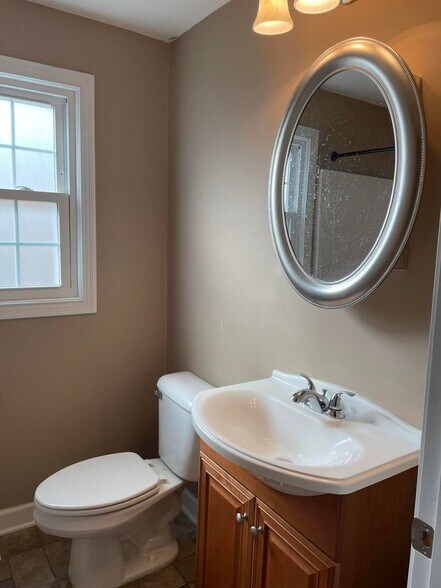 2nd Bathroom - 3309 Godfrey St