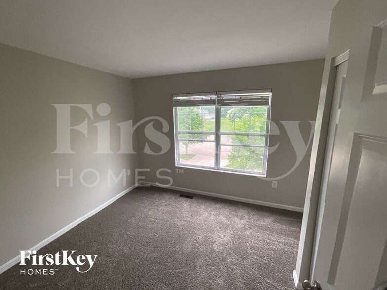 Building Photo - 1624 Rosemore Ln