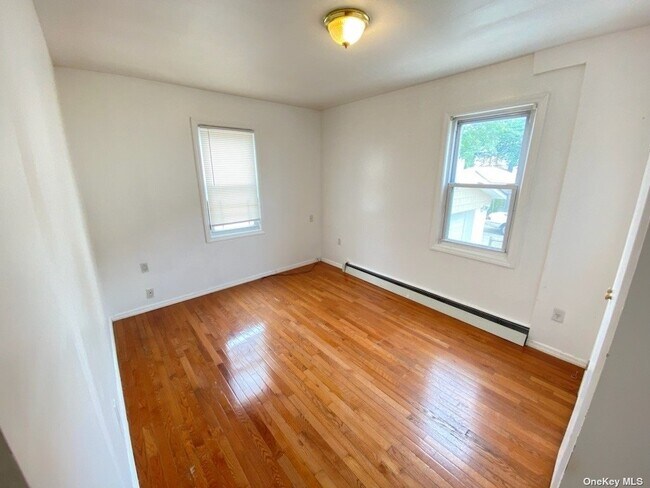 Building Photo - 133-10 133rd Ave