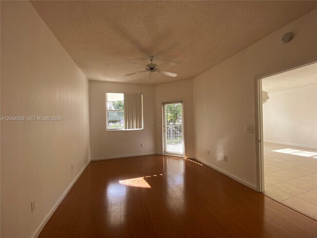 Building Photo - 3165 NE 184th St