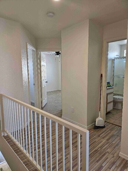 Building Photo - 3440 Sunriver Rd
