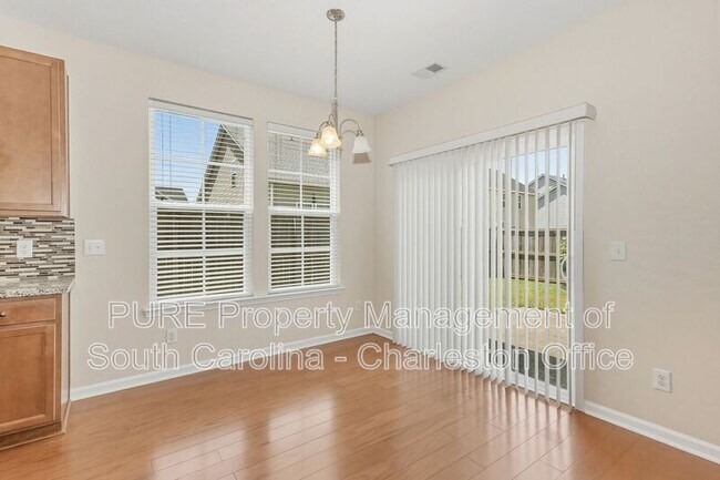 Building Photo - 481 Gianna Ln