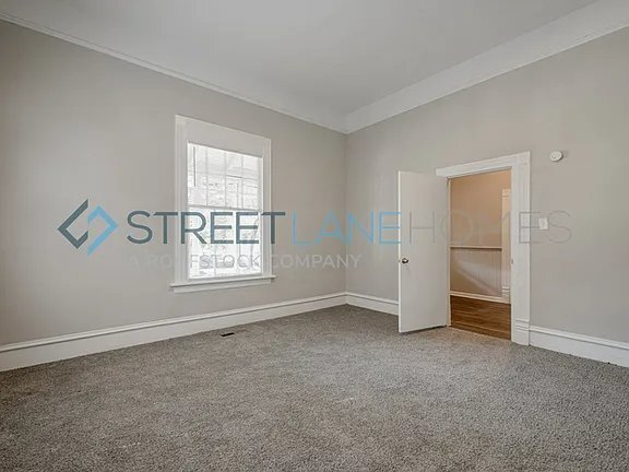 Building Photo - 1029 30th St