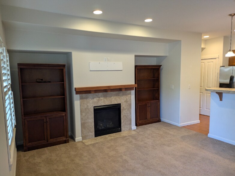 Building Photo - 10829 NE Red Wing Way