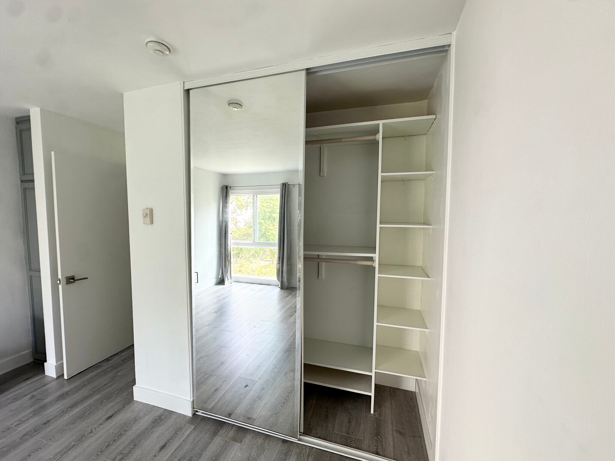 Building Photo - 607 S Prospect Ave