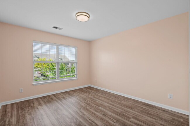 Building Photo - 1096 Harvester Cir