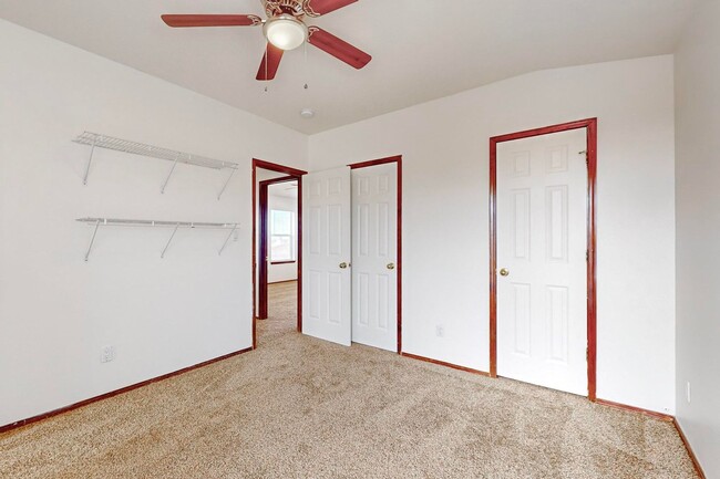 Building Photo - FOOTHILLS 3/BD 2.5/BA 2-STORY