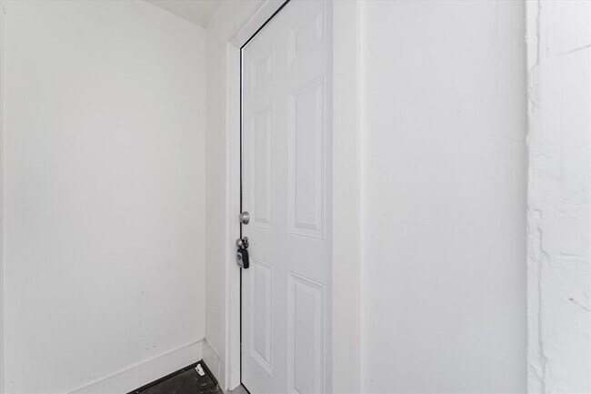 Building Photo - 607 Enid St