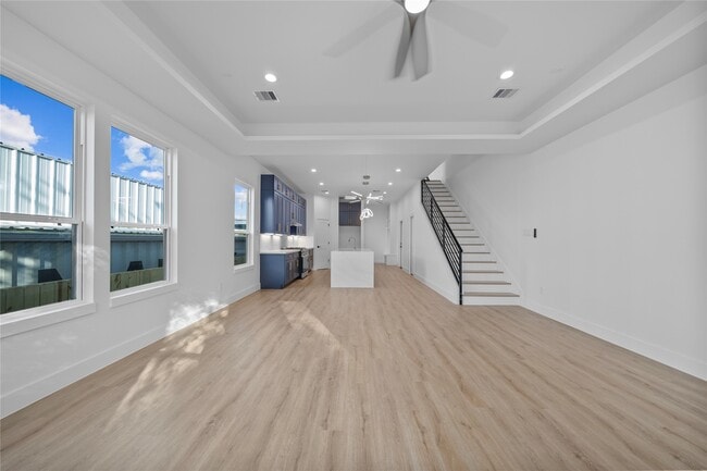 Building Photo - 4323 Rogers St