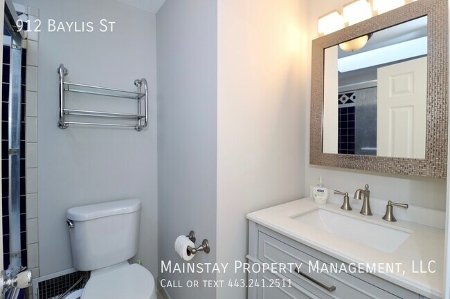 Building Photo - 2 Bedroom Rowhome w/ Rooftop Deck!