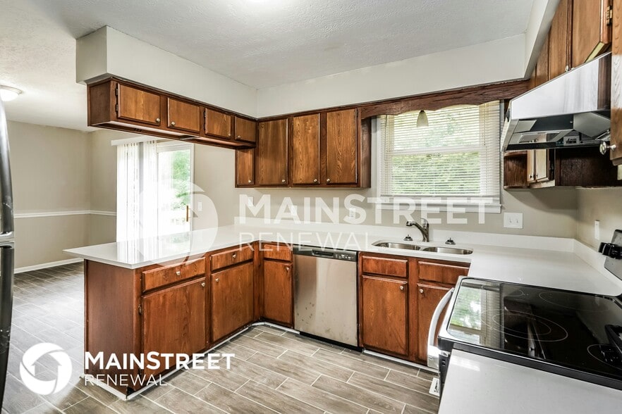 Building Photo - 233 Evergreen Cir