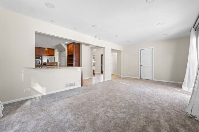 Building Photo - Updated 2-Story Home in Desirable Deerpath Subdivision - Available Immediately.