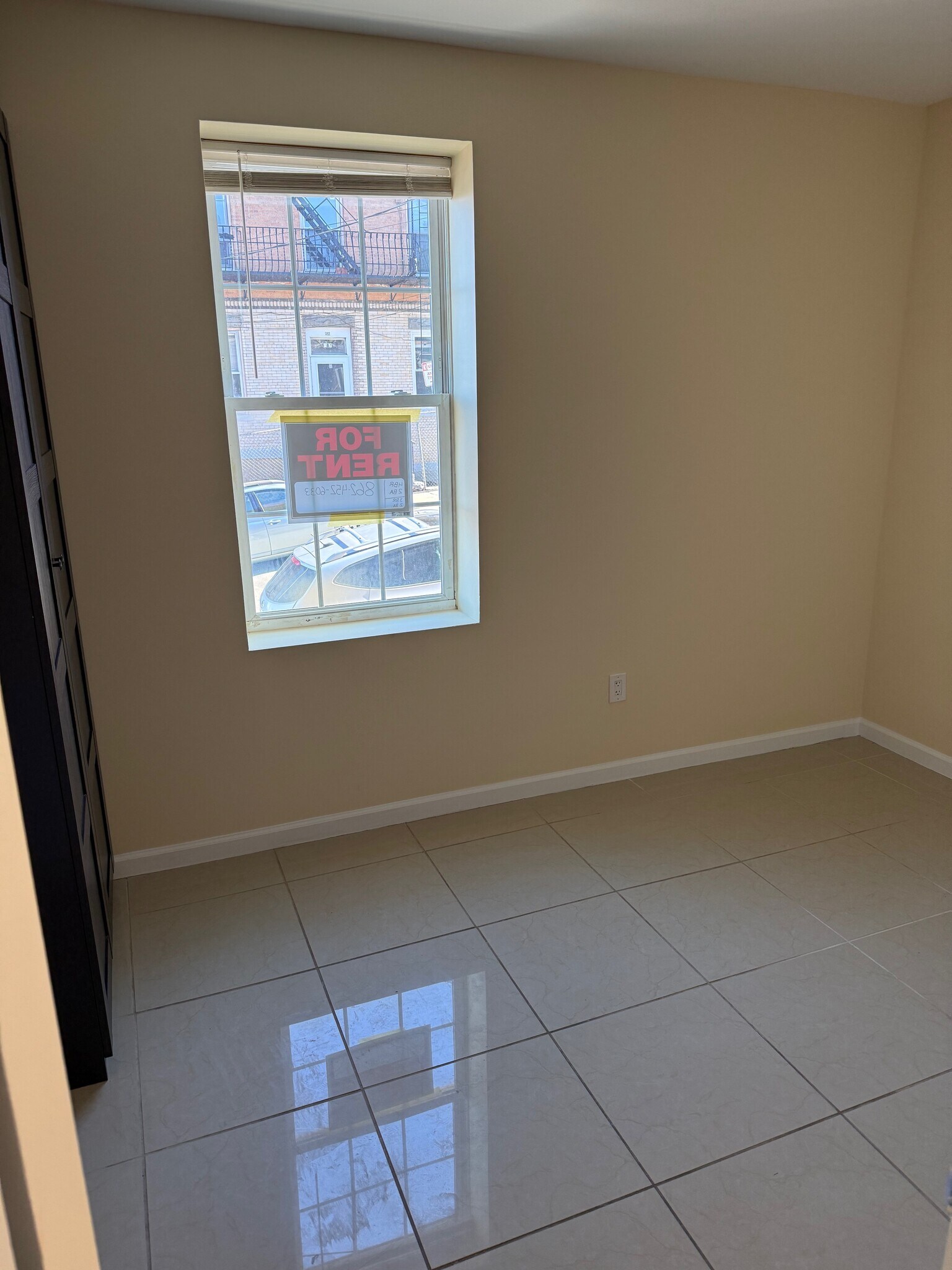 Building Photo - 183 Thorne St