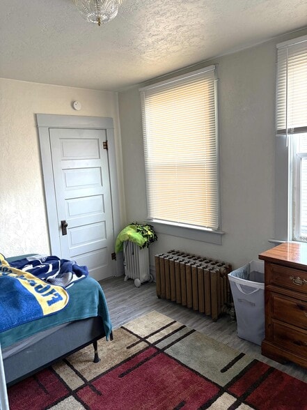 Bedroom (occupied) - 315 W Halliday St