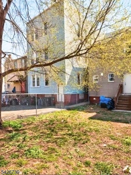 Building Photo - 186 3rd St