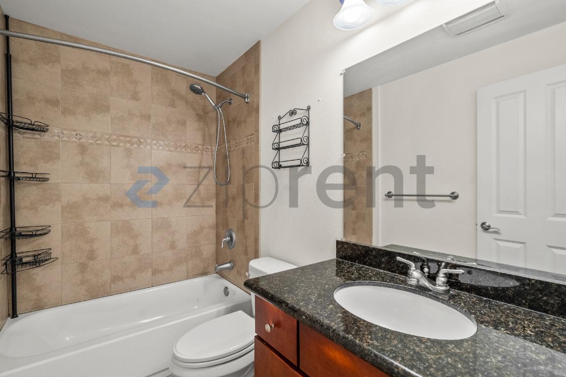 Building Photo - Unit 35