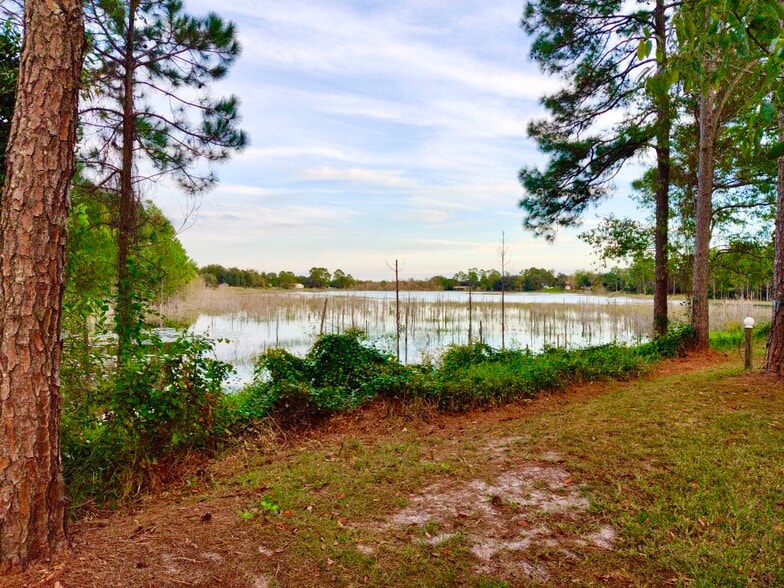 Building Photo - 1371 Melshire Ave