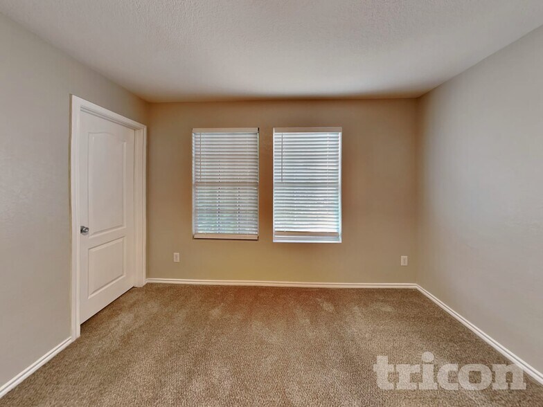 Building Photo - 104 Gatewood Mist