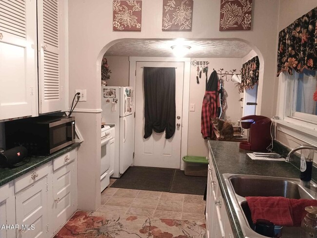 Building Photo - 106 Ruskin Dr