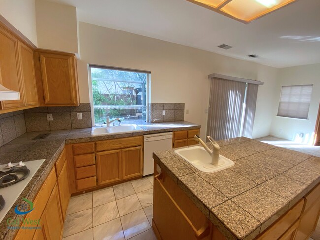 Building Photo - $6995-Amazing 4 Bed/3 Bath Home in Mtn. Vi...
