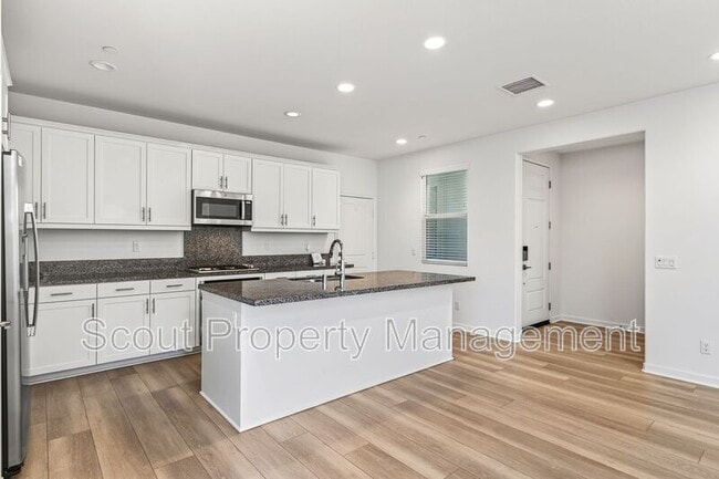 Building Photo - 45079 Via Vela Via