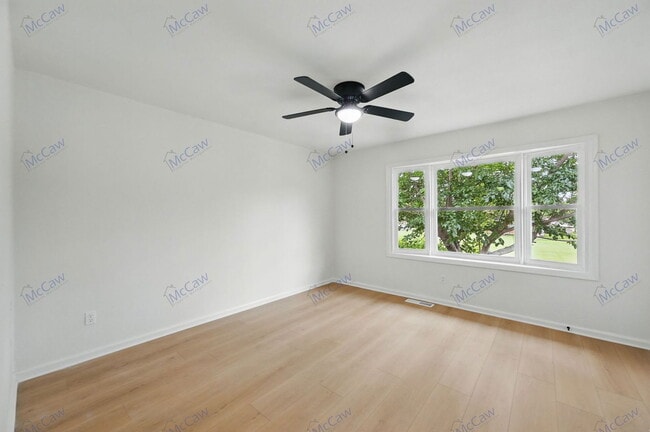 Building Photo - 822 Wildwood Ln