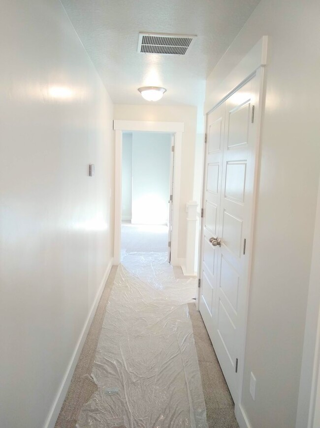 Building Photo - BLUFFDALE TOWNHOME FOR RENT!!!