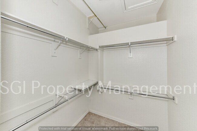 Building Photo - 679 Emily Ln