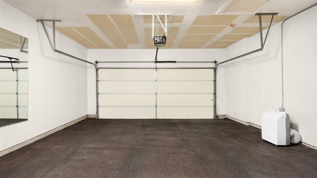 Building Photo - 5910 Swayden Ln