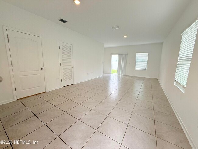 Building Photo - 418 Talulla Trl