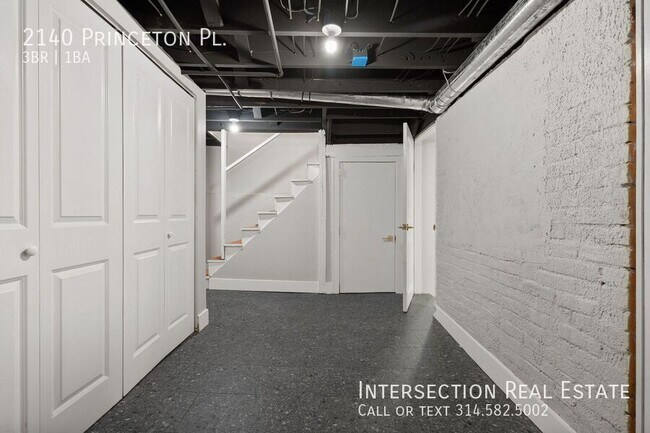 Building Photo - 2140 Princeton Pl