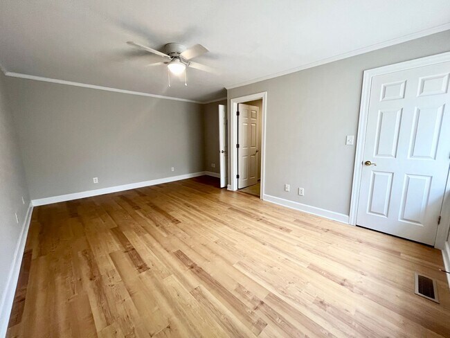 Building Photo - 110 N Water St