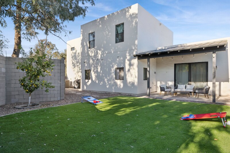 Building Photo - 1923 E Monterey Way